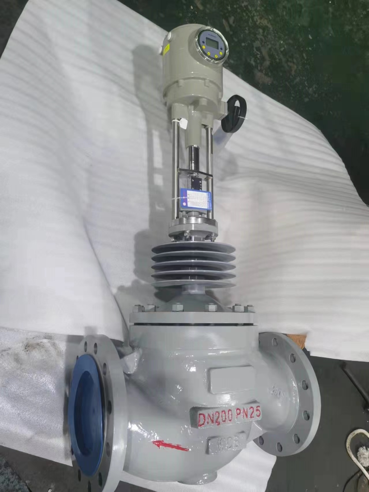 电动直行程耐开关套筒调节阀